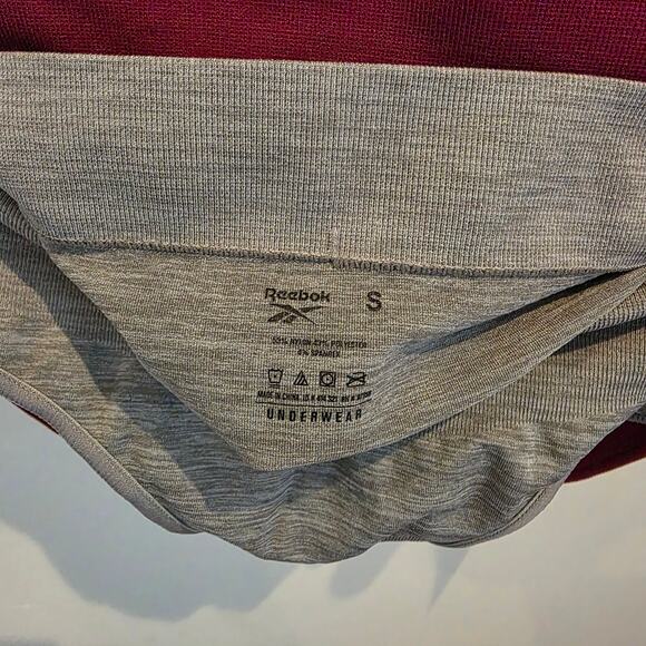 New 3 pack Reebok women's seamless bikinis size S - Picture 8 of 8